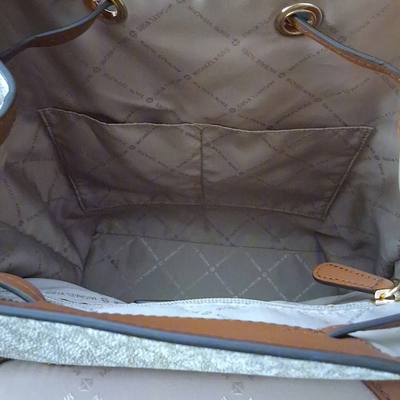 Michael Kors Bedford Legacy Medium Logo Backpack - Picture 9 of 10